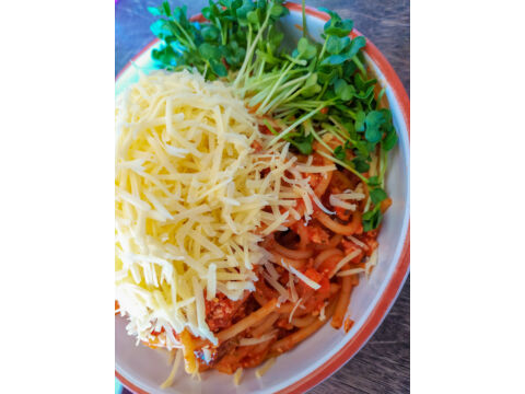 Receptek mikrozöldséggel - vegán paradicsomos spagetti